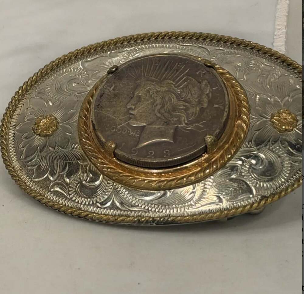 Montana Silversmiths 1923 Peace Silver Dollar Belt Buckle Western Engraved